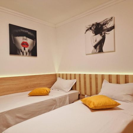 Appartement Airport Easy Link à Iasi Extérieur photo