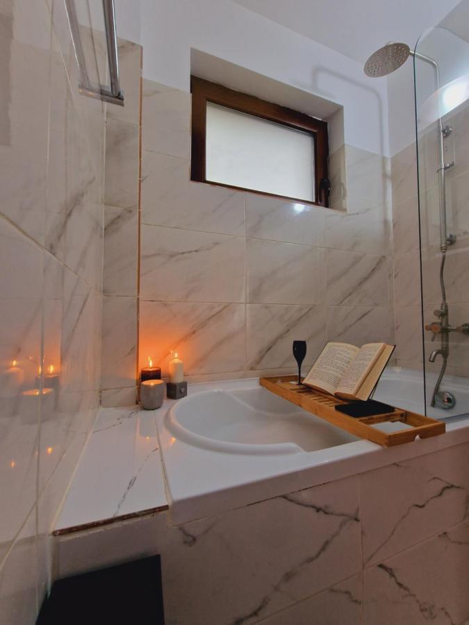 Appartement Airport Easy Link à Iasi Extérieur photo