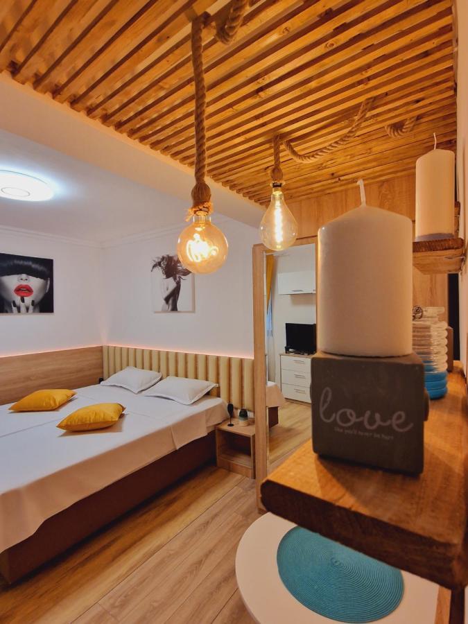 Appartement Airport Easy Link à Iasi Extérieur photo
